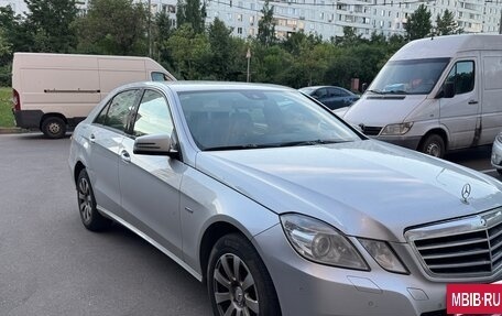 Mercedes-Benz E-Класс, 2011 год, 940 000 рублей, 2 фотография