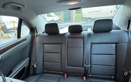 Mercedes-Benz E-Класс, 2011 год, 940 000 рублей, 8 фотография