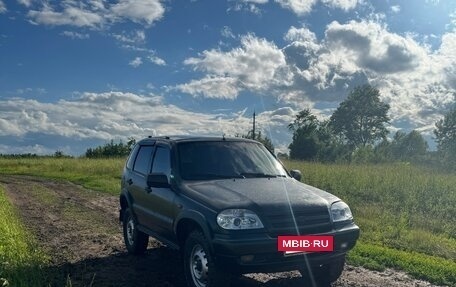 Chevrolet Niva I рестайлинг, 2003 год, 260 000 рублей, 2 фотография