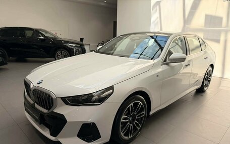BMW 5 серия, 2025 год, 9 900 000 рублей, 3 фотография