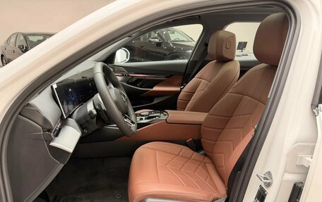 BMW 5 серия, 2025 год, 9 900 000 рублей, 8 фотография