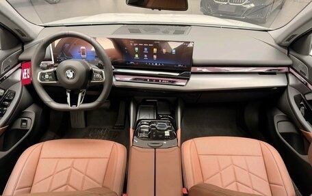 BMW 5 серия, 2025 год, 9 900 000 рублей, 13 фотография