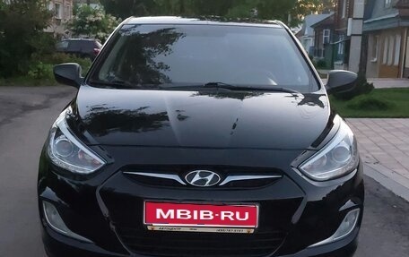Hyundai Solaris II рестайлинг, 2013 год, 670 000 рублей, 1 фотография