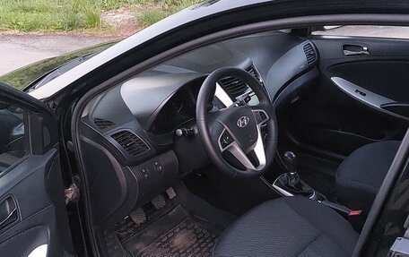 Hyundai Solaris II рестайлинг, 2013 год, 670 000 рублей, 7 фотография
