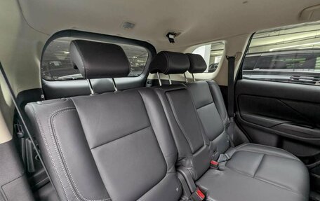 Mitsubishi Outlander III рестайлинг 3, 2020 год, 2 345 000 рублей, 12 фотография