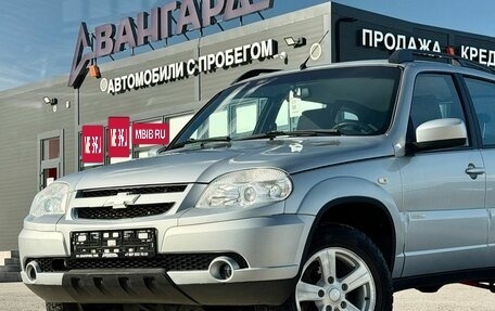 Chevrolet Niva I рестайлинг, 2015 год, 785 000 рублей, 2 фотография