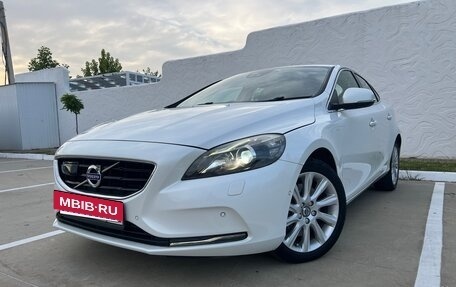 Volvo V40 II рестайлинг, 2015 год, 1 350 000 рублей, 2 фотография
