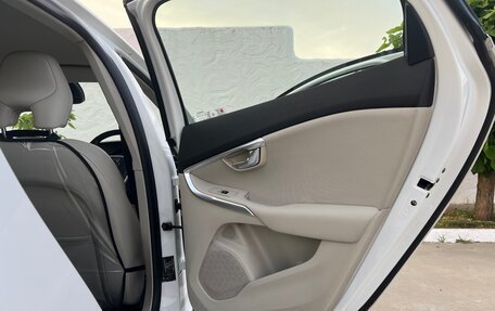 Volvo V40 II рестайлинг, 2015 год, 1 350 000 рублей, 20 фотография