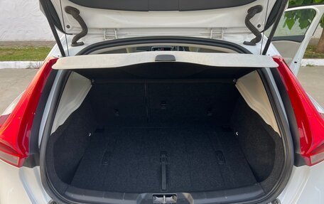 Volvo V40 II рестайлинг, 2015 год, 1 350 000 рублей, 22 фотография
