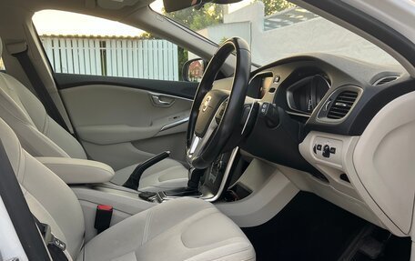 Volvo V40 II рестайлинг, 2015 год, 1 350 000 рублей, 26 фотография
