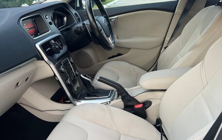 Volvo V40 II рестайлинг, 2015 год, 1 350 000 рублей, 25 фотография