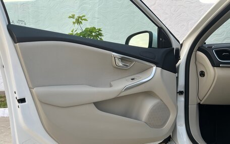 Volvo V40 II рестайлинг, 2015 год, 1 350 000 рублей, 23 фотография