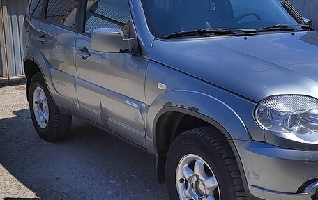 Chevrolet Niva I рестайлинг, 2011 год, 385 000 рублей, 2 фотография