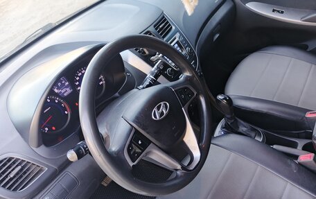 Hyundai Solaris II рестайлинг, 2014 год, 780 000 рублей, 8 фотография