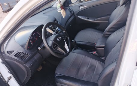 Hyundai Solaris II рестайлинг, 2014 год, 780 000 рублей, 10 фотография