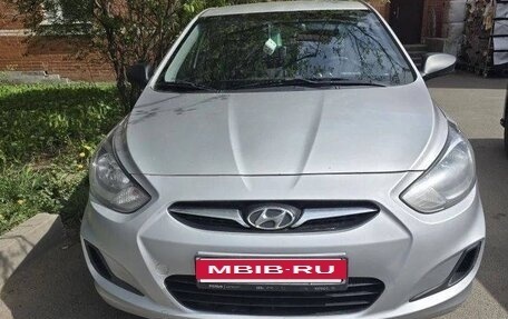 Hyundai Solaris II рестайлинг, 2012 год, 630 000 рублей, 2 фотография