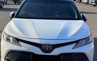 Toyota Camry, 2019 год, 1 900 000 рублей, 1 фотография