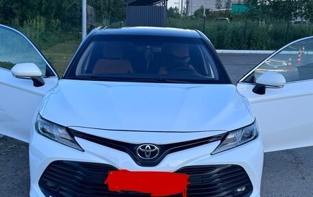 Toyota Camry, 2019 год, 1 900 000 рублей, 9 фотография
