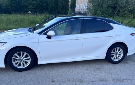 Toyota Camry, 2019 год, 1 900 000 рублей, 8 фотография