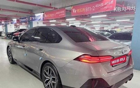 BMW 5 серия, 2025 год, 7 240 000 рублей, 3 фотография