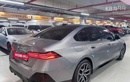 BMW 5 серия, 2025 год, 7 240 000 рублей, 4 фотография