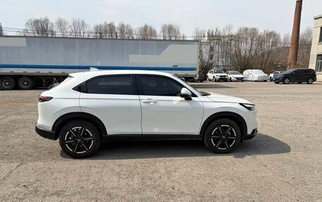 Honda Vezel, 2023 год, 1 999 000 рублей, 3 фотография