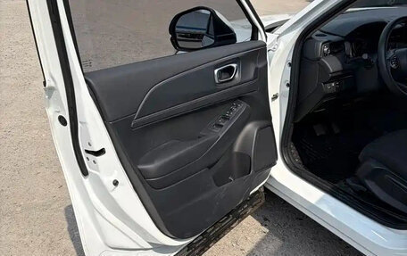 Honda Vezel, 2023 год, 1 999 000 рублей, 7 фотография