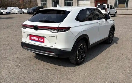 Honda Vezel, 2023 год, 1 999 000 рублей, 6 фотография