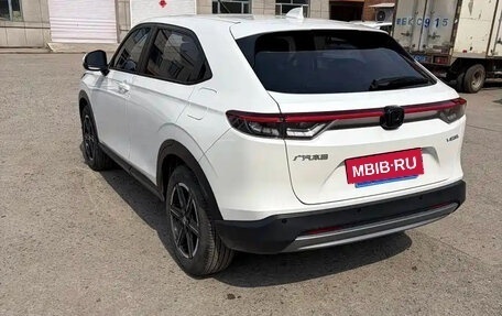 Honda Vezel, 2023 год, 1 999 000 рублей, 11 фотография