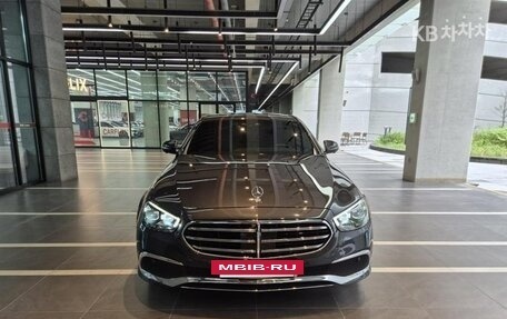 Mercedes-Benz E-Класс, 2022 год, 5 160 000 рублей, 2 фотография