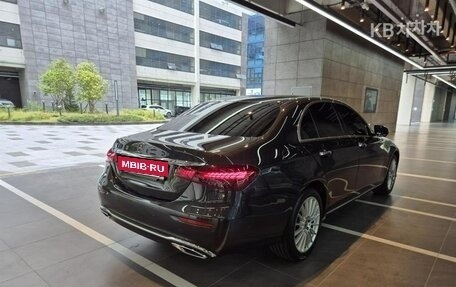 Mercedes-Benz E-Класс, 2022 год, 5 160 000 рублей, 5 фотография