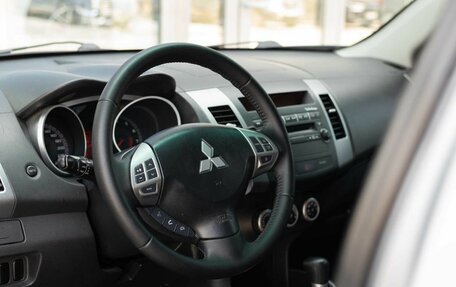 Mitsubishi Outlander III рестайлинг 3, 2008 год, 1 100 000 рублей, 11 фотография