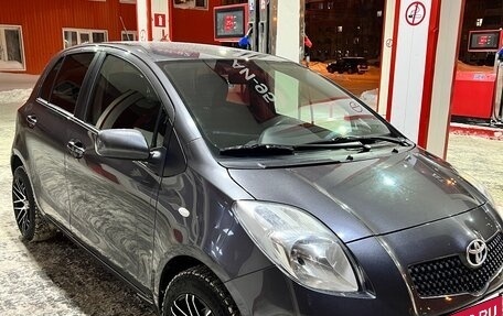 Toyota Yaris III рестайлинг, 2008 год, 735 000 рублей, 1 фотография