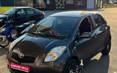 Toyota Yaris III рестайлинг, 2008 год, 735 000 рублей, 6 фотография