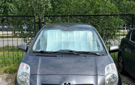 Toyota Yaris III рестайлинг, 2008 год, 735 000 рублей, 16 фотография