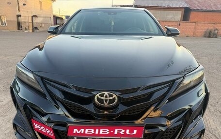 Toyota Camry, 2020 год, 3 050 000 рублей, 1 фотография