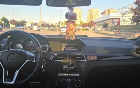 Mercedes-Benz C-Класс, 2012 год, 1 300 000 рублей, 13 фотография