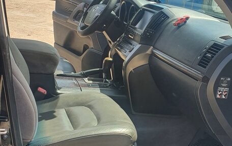 Toyota Land Cruiser 200, 2010 год, 3 095 000 рублей, 11 фотография