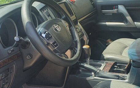 Toyota Land Cruiser 200, 2010 год, 3 095 000 рублей, 7 фотография