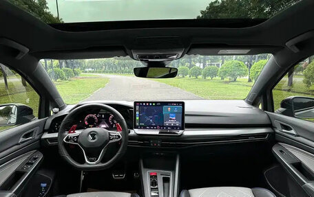 Volkswagen Golf VIII, 2025 год, 2 433 000 рублей, 12 фотография