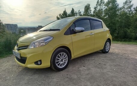 Toyota Vitz, 2013 год, 680 000 рублей, 3 фотография
