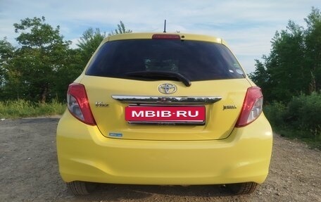 Toyota Vitz, 2013 год, 680 000 рублей, 4 фотография