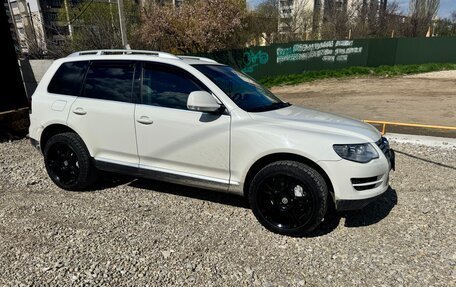 Volkswagen Touareg III, 2010 год, 2 000 000 рублей, 2 фотография