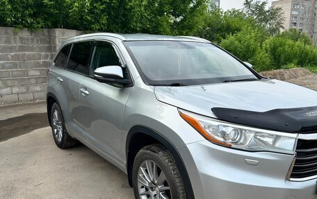 Toyota Highlander III, 2014 год, 2 700 000 рублей, 3 фотография