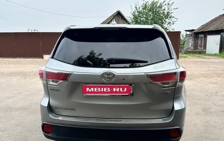 Toyota Highlander III, 2014 год, 2 700 000 рублей, 8 фотография
