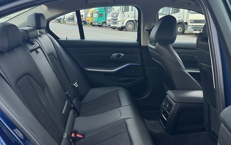 BMW 3 серия, 2019 год, 3 250 000 рублей, 18 фотография