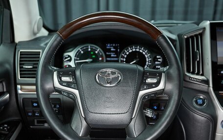 Toyota Land Cruiser 200, 2016 год, 7 000 000 рублей, 18 фотография