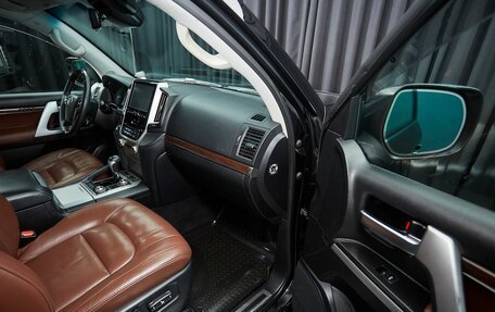 Toyota Land Cruiser 200, 2016 год, 7 000 000 рублей, 16 фотография