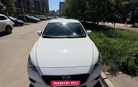 Mazda 3, 2018 год, 1 650 000 рублей, 12 фотография