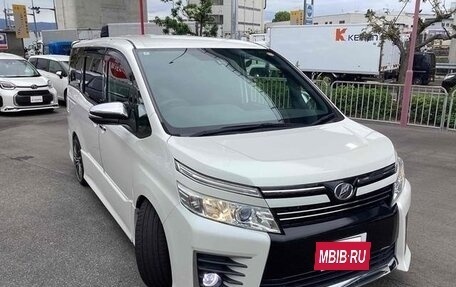 Toyota Voxy III, 2016 год, 1 820 000 рублей, 3 фотография